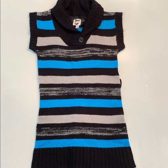 Cherry Stix Girls Short Sleeve Sweater Dress - Picture 2 of 6